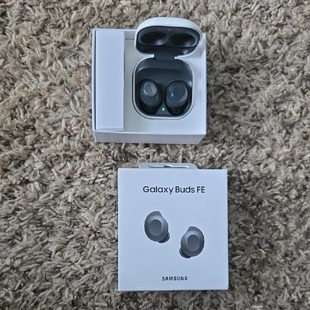 Samsung Black Wireless Headsets Ergonomic Design